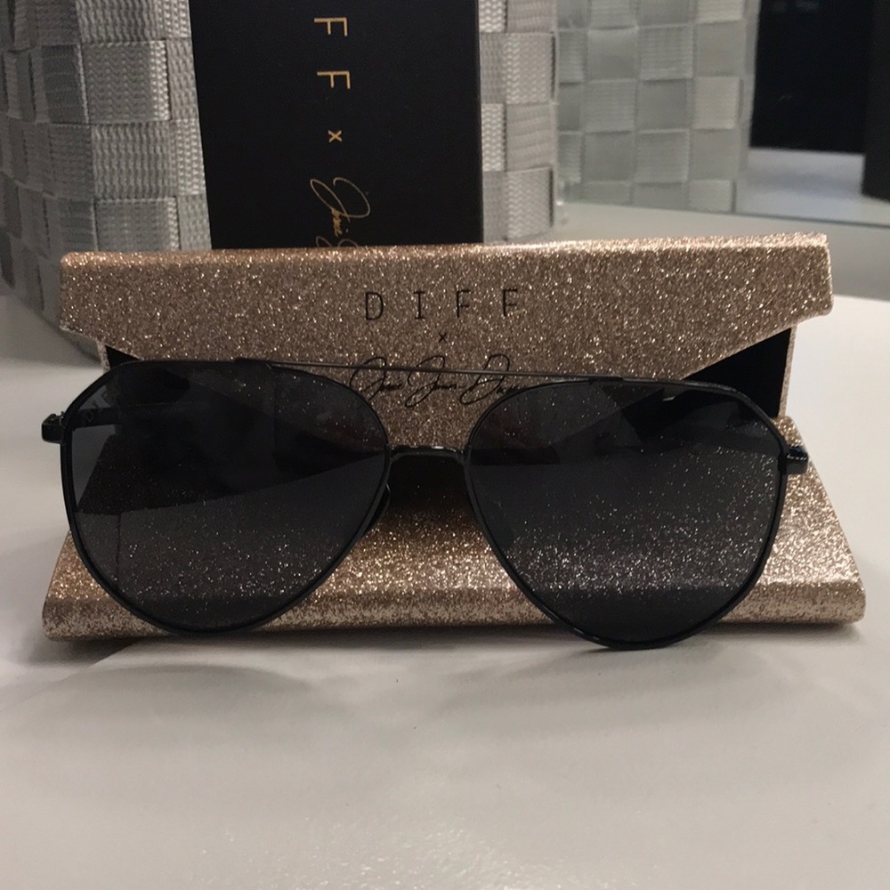 jessie james decker DIFF Sunglasses